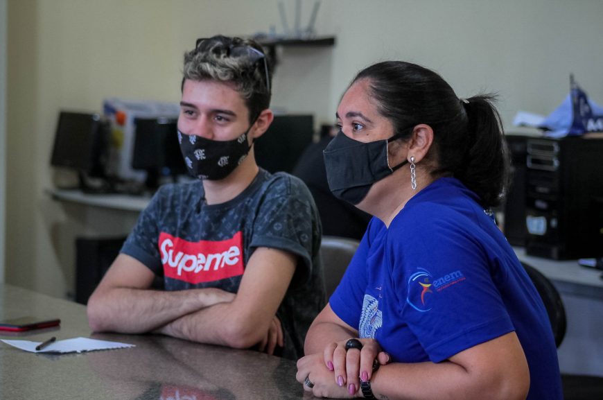 Professora do Estado intensifica treinamento on-line para pré-vestibular comunitário - News Rondônia