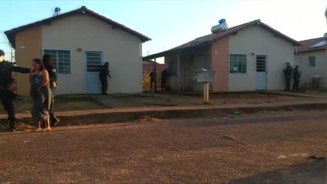 NO HB20 - Família é rendida e tem casa roubada por criminosos na leste - News Rondônia