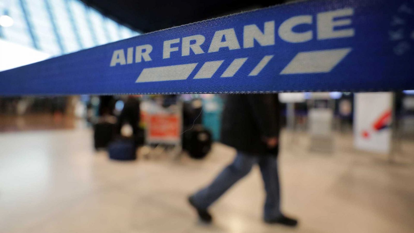 AVIÃO FAZ POUSO DE EMERGÊNCIA NA SIBÉRIA E 282 PESSOAS FICAM RETIDAS - News Rondônia