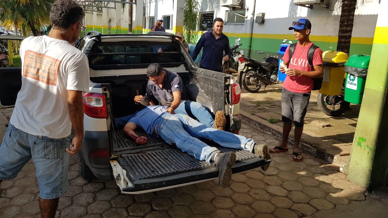 VÍDEO: DOIS SÃO BALEADOS DENTRO DE ESTABELECIMENTO COMERCIAL NA RUA DA BEIRA NA CAPITAL - News Rondônia