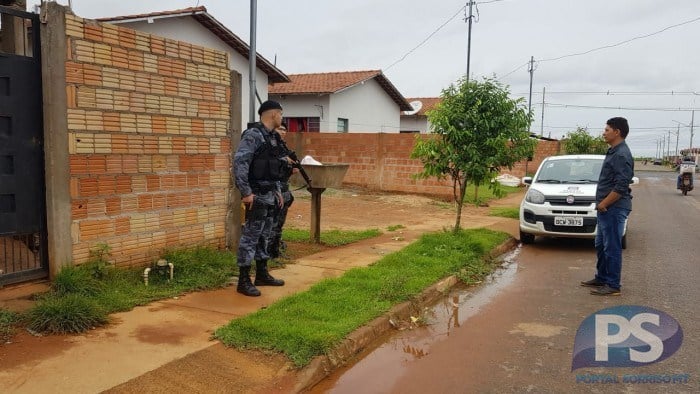 CRIANÇAS SÃO RESGATADAS DEPOIS DE QUATRO DIAS TRANCADAS EM CASA - News Rondônia