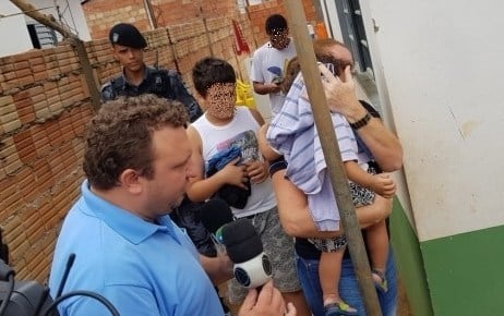 CRIANÇAS SÃO RESGATADAS DEPOIS DE QUATRO DIAS TRANCADAS EM CASA - News Rondônia