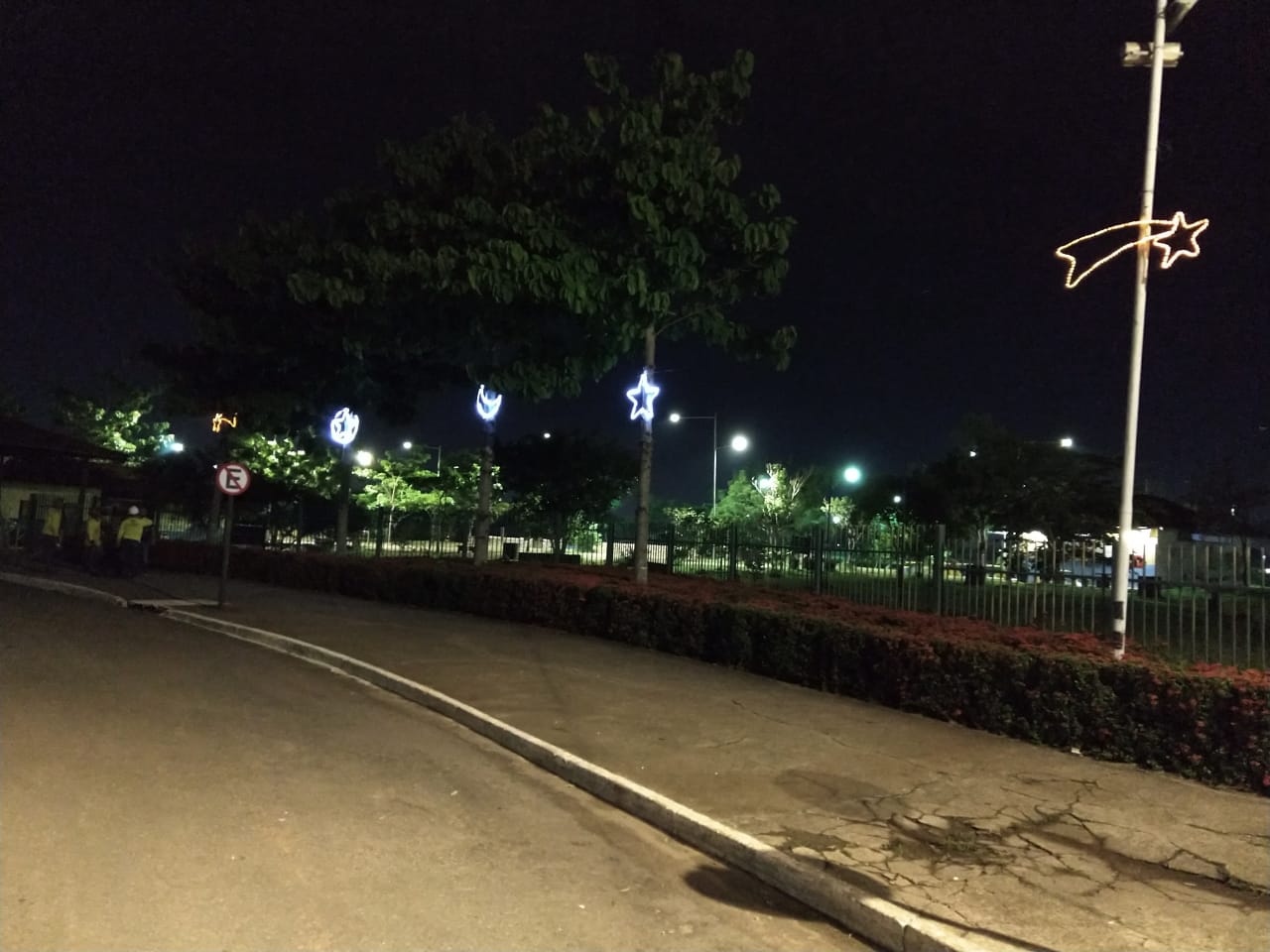 DECORAÇÃO NATALINA COMEÇA A SER INSTALADA EM PORTO VELHO - News Rondônia