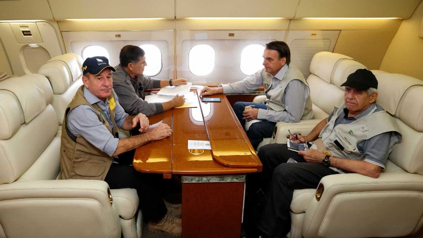 BOLSONARO SOBREVOA LOCAL DA TRAGÉDIA EM BRUMADINHO - News Rondônia