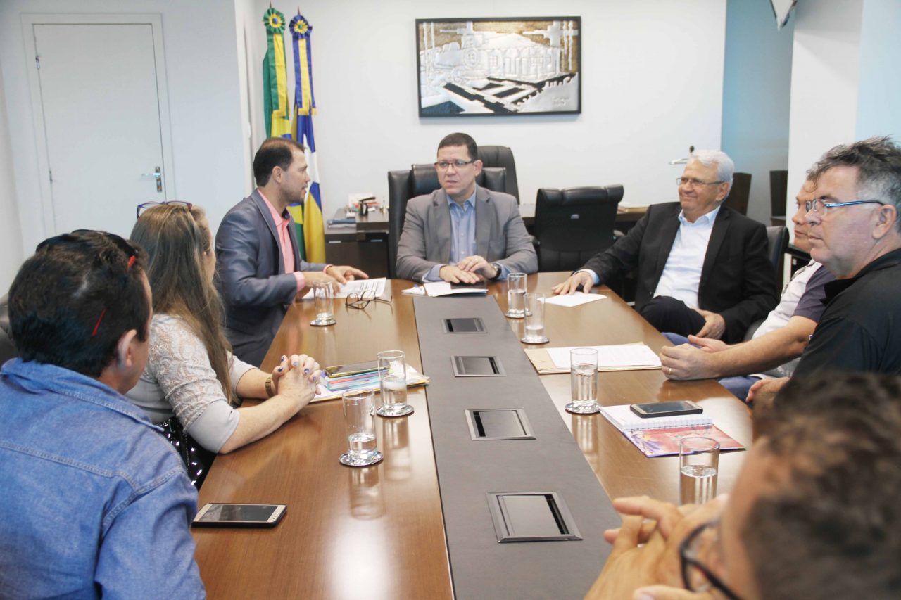MORADORES DE PONTA DO ABUNÃ APRESENTAM DEMANDAS DA REGIÃO AO GOVERNADOR DE RONDÔNIA MARCOS ROCHA - News Rondônia