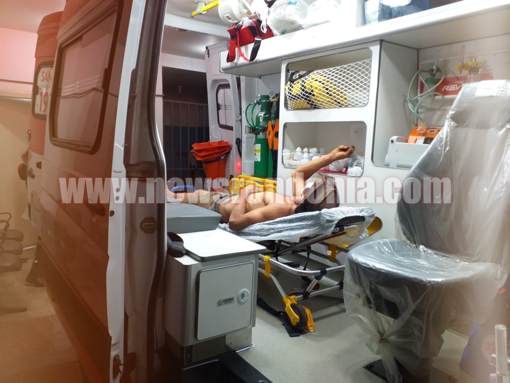 HOMEM TEM FACA CRAVADA NO PEITO POR DESCONHECIDO NA ZONA SUL DA CAPITAL - News Rondônia