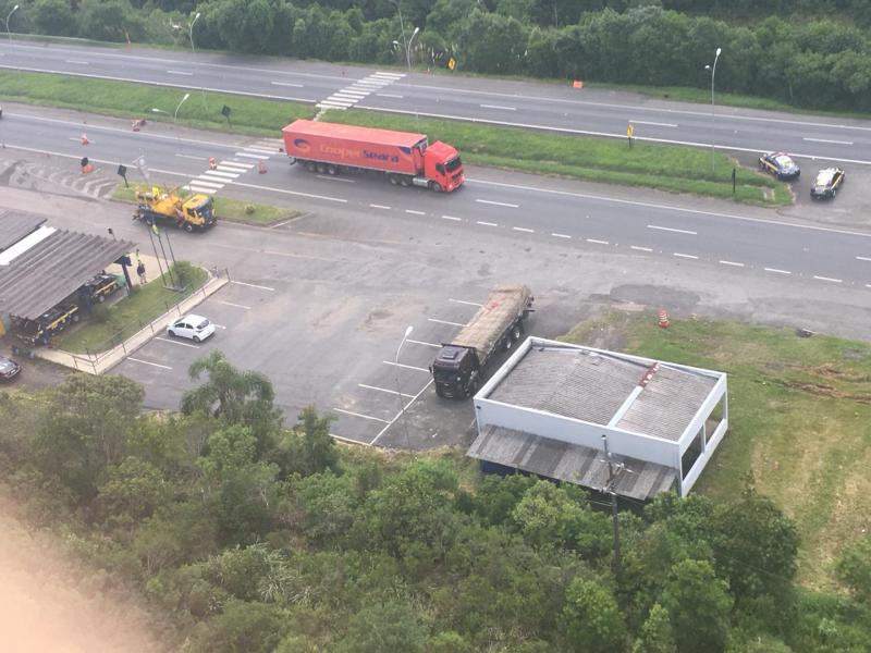 APÓS 63 KM DE FUGA E TIROS, PRF PRENDE CAMINHONEIRO QUE DIRIGIA SOB EFEITO DE COCAÍNA - VEJA FOTOS E VÍDEO - News Rondônia
