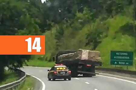 APÓS 63 KM DE FUGA E TIROS, PRF PRENDE CAMINHONEIRO QUE DIRIGIA SOB EFEITO DE COCAÍNA - VEJA FOTOS E VÍDEO - News Rondônia