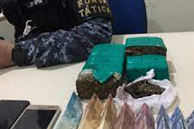 Abordagem em suspeitos termina com apreensão de quase 1 Kg de Maconha, em JiParaná - News Rondônia