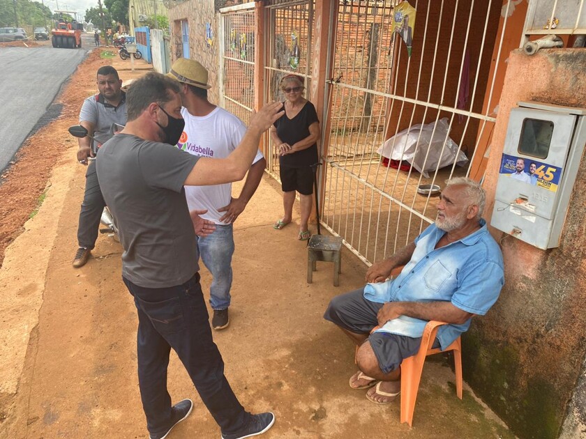 ELEIÇÕES 2020: Após quatro décadas, moradores da zona sul agradecem a Hildon Chaves pela pavimentação das ruas - News Rondônia