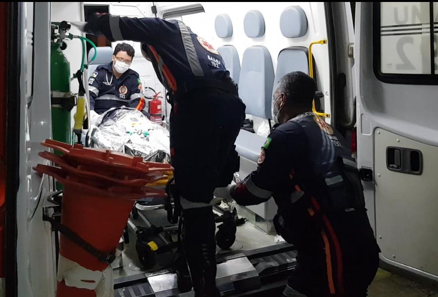IDOSO É ATACADO À FACADAS ENQUANTO DORMIA EM SUA RESIDÊNCIA NA ZONA LESTE - News Rondônia