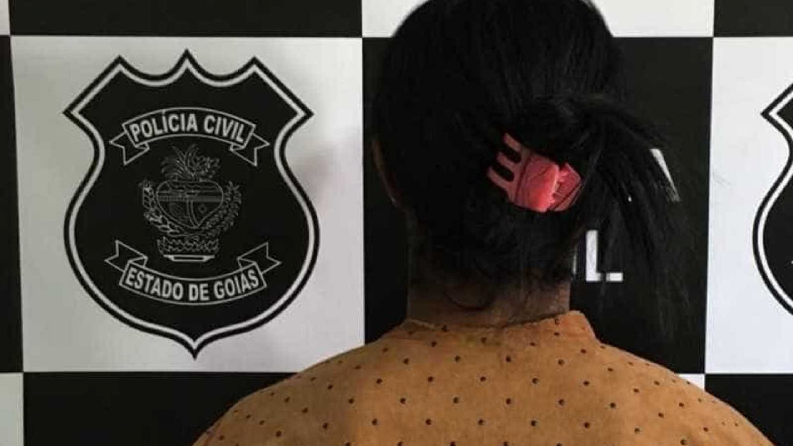 MULHER É PRESA ACUSADA DE TORTURAR, ESTUPRAR E PRENDER ADOLESCENTE EM GO - News Rondônia