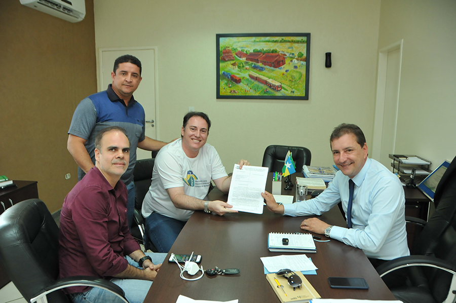 PREFEITO GARANTE QUE OSS NÃO AFETARÃO ODONTOLOGISTAS QUE ATUAM NA SAÚDE DO MUNICÍPIO - News Rondônia
