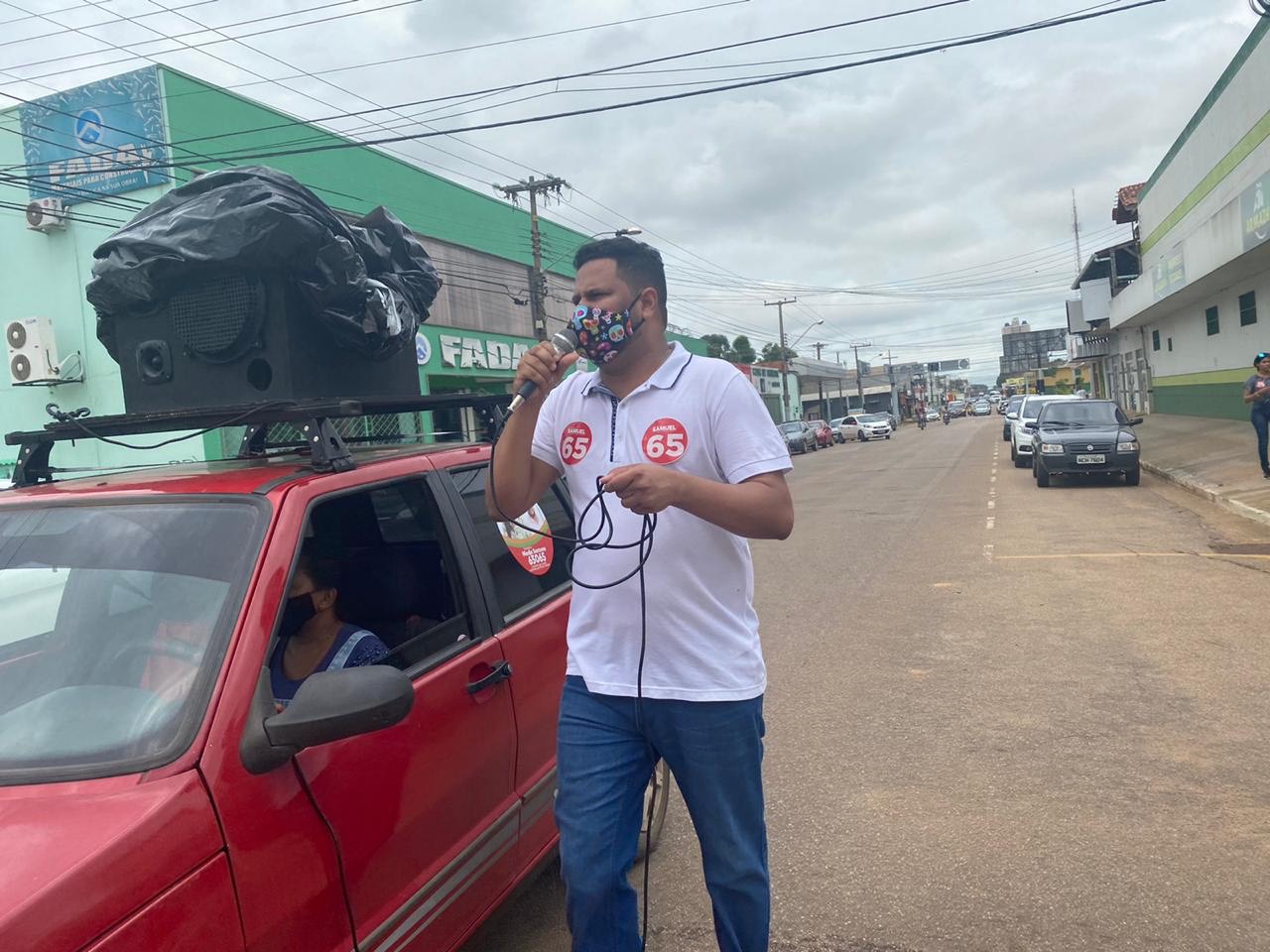 Samuel Costa realiza caminhada na avenida Amazonas e apresenta propostas para trabalhadores e comerciários - News Rondônia