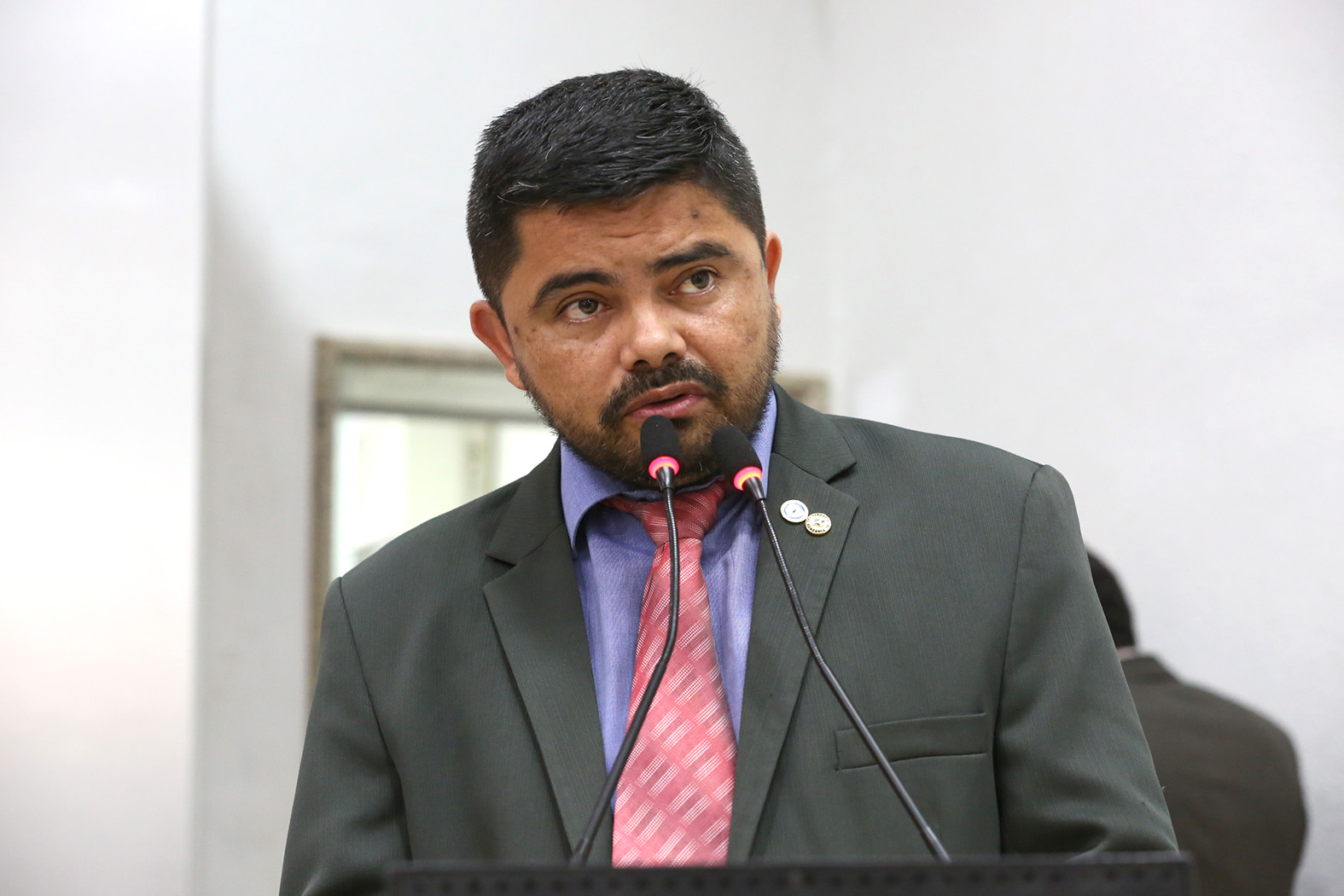 DEPUTADO SOLICITA INFORMAÇÕES SOBRE CRÉDITO ADICIONAL DE R$ 52 MI A VÁRIAS SECRETARIAS - News Rondônia