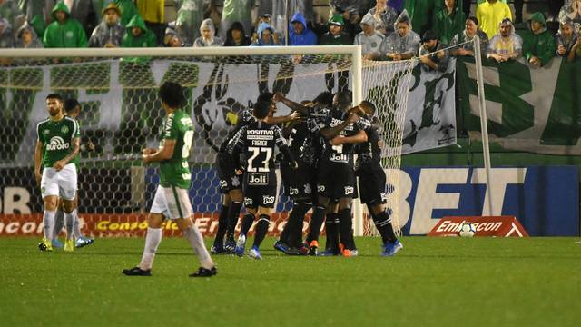 EM JOGO ADIADO, CORINTHIANS VENCE A CHAPE FORA DE CASA E COLA NOS LIDERES - News Rondônia