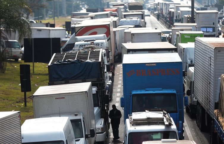 RODOVIAS FEDERAIS NÃO TÊM MAIS PONTOS DE CONCENTRAÇÃO DE CAMINHONEIROS - News Rondônia