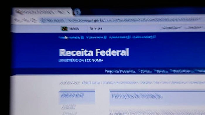 EM DEPOIMENTO À PF, FUNCIONÁRIO DA RECEITA NEGA QUEBRA DE SIGILO DE BOLSONARO E REAFIRMA QUE FOI UMA BRINCADEIRA - News Rondônia
