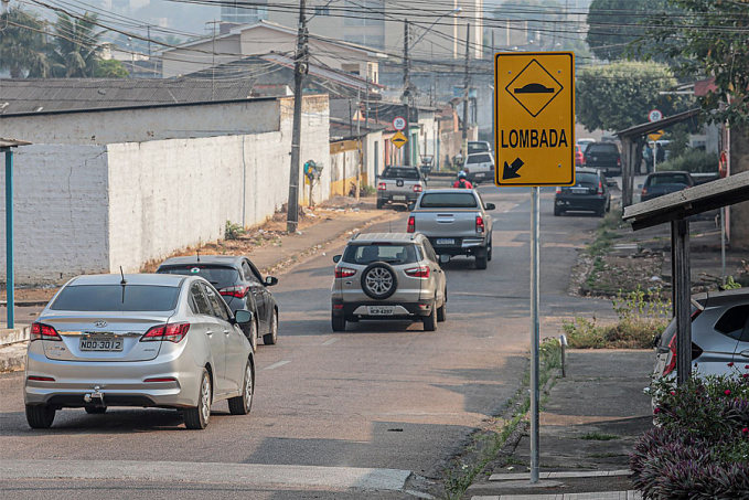 SEM RUMO - Jovem é preso furtando placas de sinalização em Porto Velho - News Rondônia