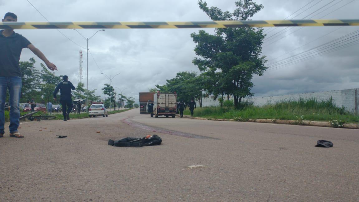 NEWS URGENTE: Ciclista é esmagado por carreta na capital - FOTOS - News Rondônia NEWS URGENTE: Ciclista é esmagado por carreta na capital - FOTOS - News Rondônia