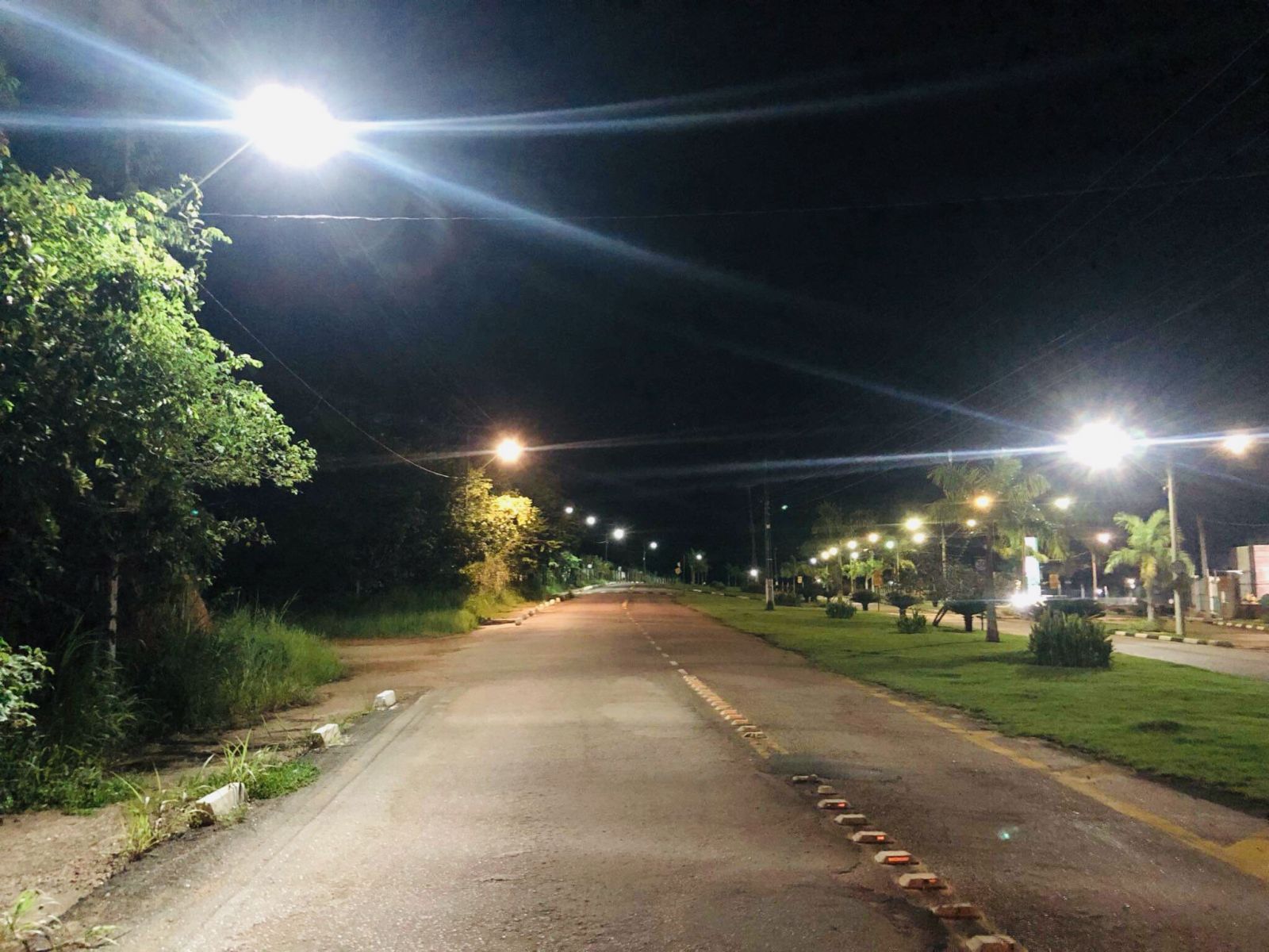 PREFEITURA RECUPERA ILUMINAÇÃO PÚBLICA DA ESTRADA DE SANTO ANTÔNIO - News Rondônia