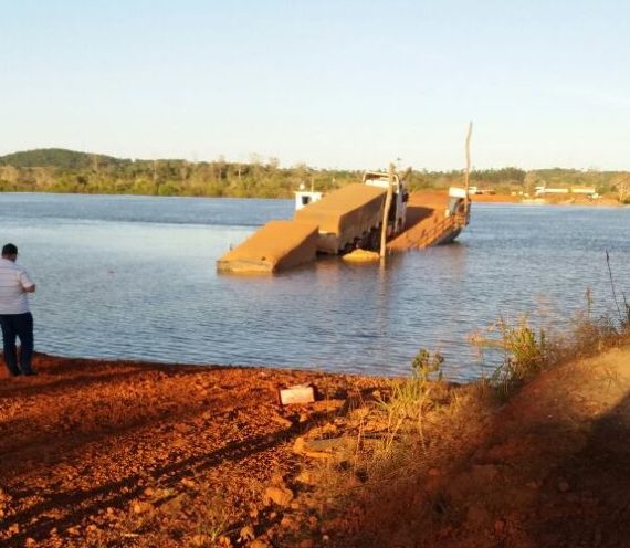 BALSA AFUNDA COM CARRETA CARREGADA DE MILHO NO RIO TELES PIRES EM ITAÚBA  VEJA VÍDEO - News Rondônia