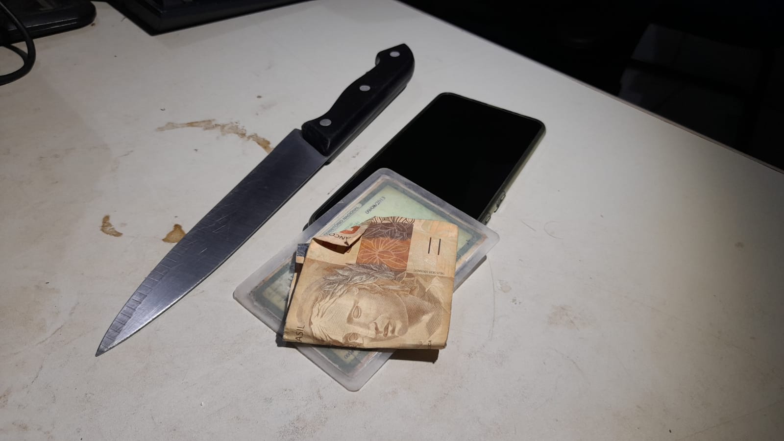 COVARDE: Folgado ameaça matar esposa por estar mandando mensagens para amigas - News Rondônia