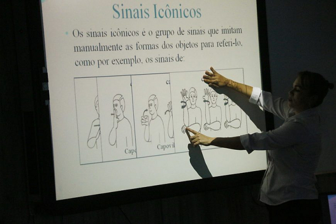 Governo de Rondônia avança com políticas públicas para alunos de Libras em 211 salas multifuncionais - News Rondônia