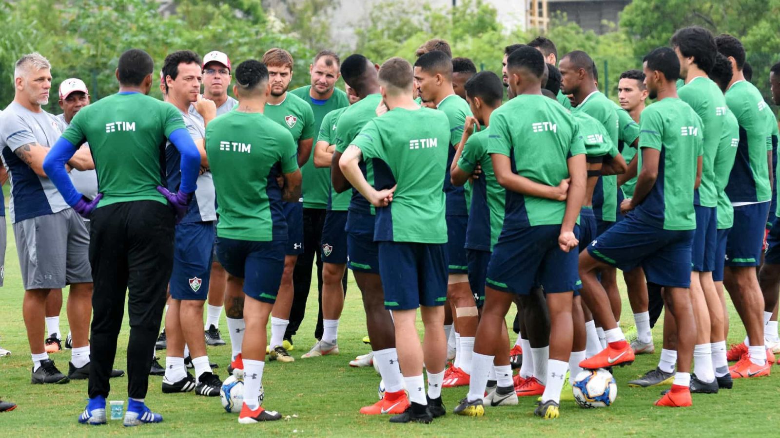 COM SALÁRIOS ATRASADOS, JOGADORES DO FLUMINENSE SE RECUSAM A TREINAR - News Rondônia