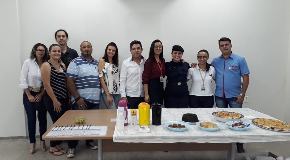 POLICIAIS MILITARES DO 3º BPM RECEPCIONAM JORNALISTAS CONVIDADOS PARA PALESTRA COMUNICACIONAL - News Rondônia