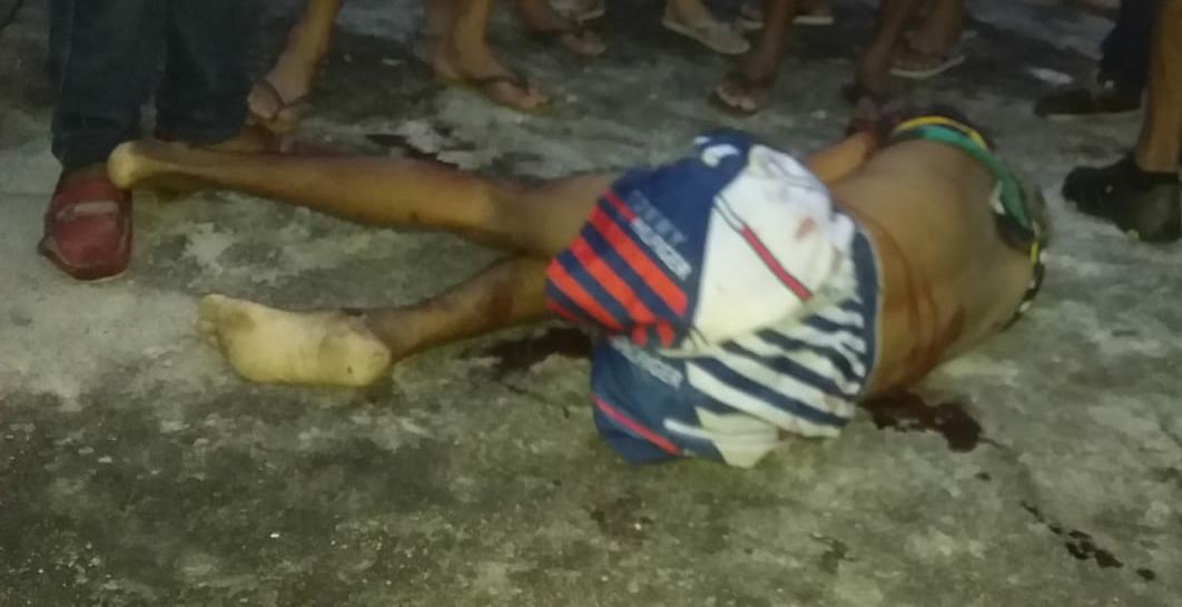 IMAGENS FORTES - Justiceiro mata assaltante a tiros na Cidade de Deus - News Rondônia