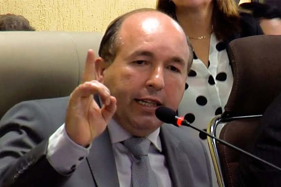 Em menos de 48h após intervenção de Edwilson Negreiros, prefeitura faz operação tapa-buracos em dois bairros da Capital - News Rondônia
