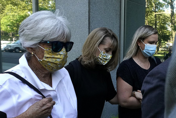 Allison Mack, atriz de 'Smallville', é condenada a três anos de prisão por envolvimento em caso de culto sexual - News Rondônia