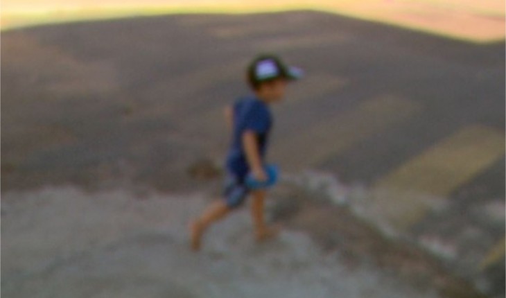 CRIANÇA DE 2 ANOS VAI SOZINHA DA CRECHE ATÉ SUA CASA E MÃE FICA FURIOSA - News Rondônia