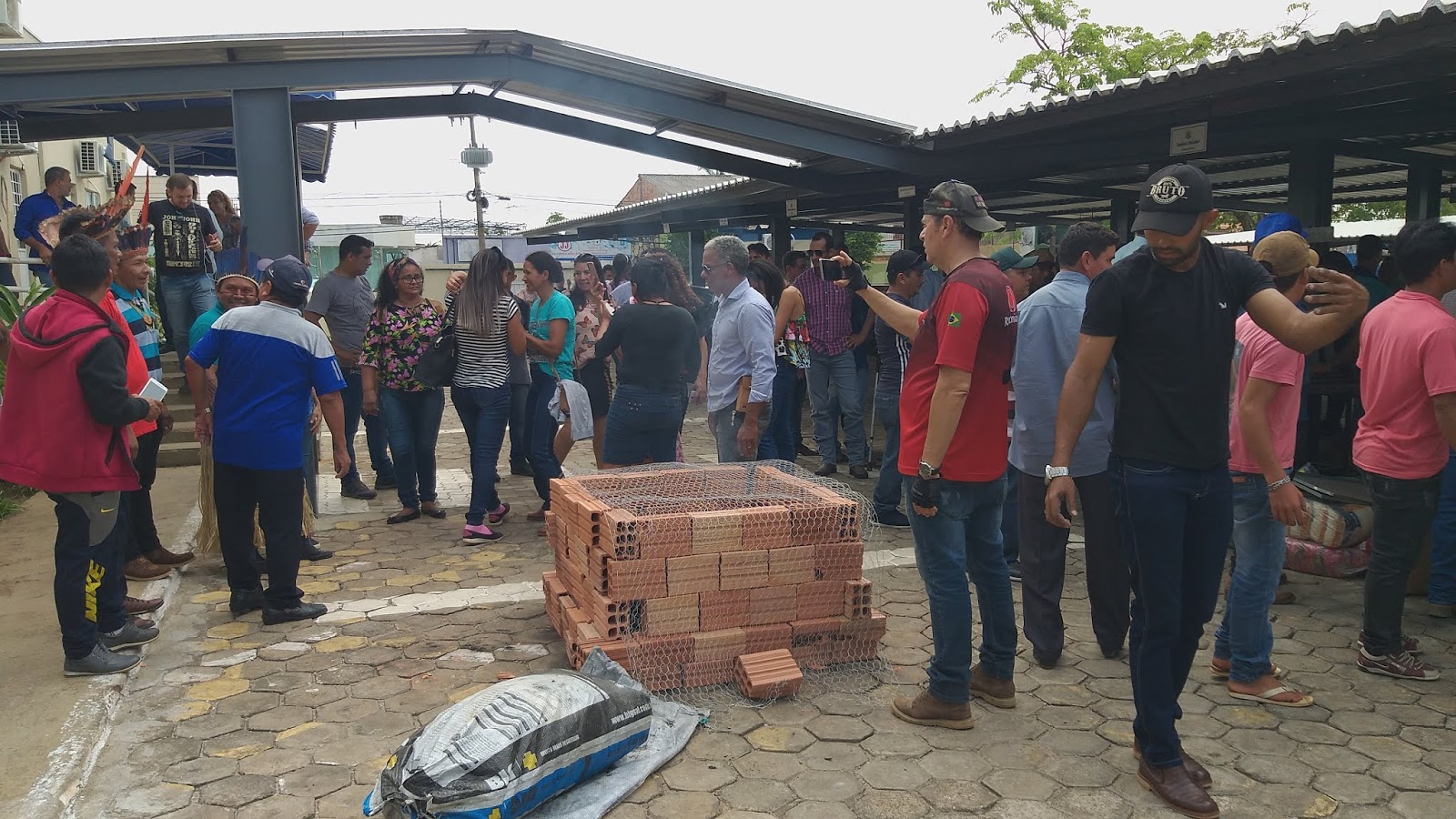 COMUNIDADES DO BAIXO MADEIRA E DA BR-319 TAMBÉM ESTÃO CHEGANDO PARA ACAMPAR NA CÂMARA DE VEREADORES - News Rondônia