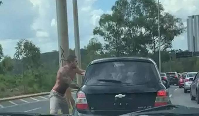 Vídeo registra briga de trânsito em rodovia que dá acesso a Nova Lima; veja - News Rondônia