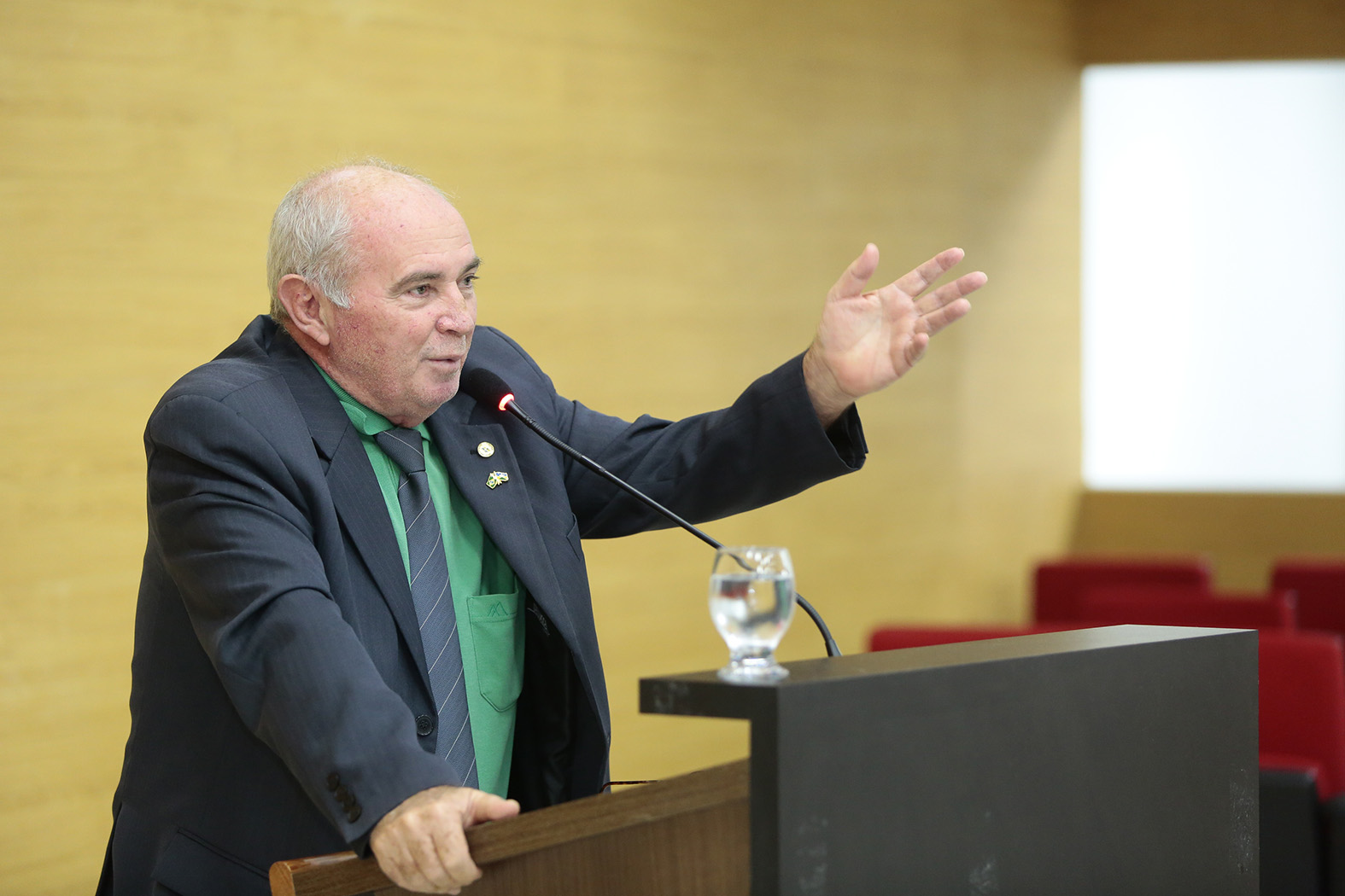 MAIS UM: Ativista político pede o afastamento do dep. Lebrão - News Rondônia