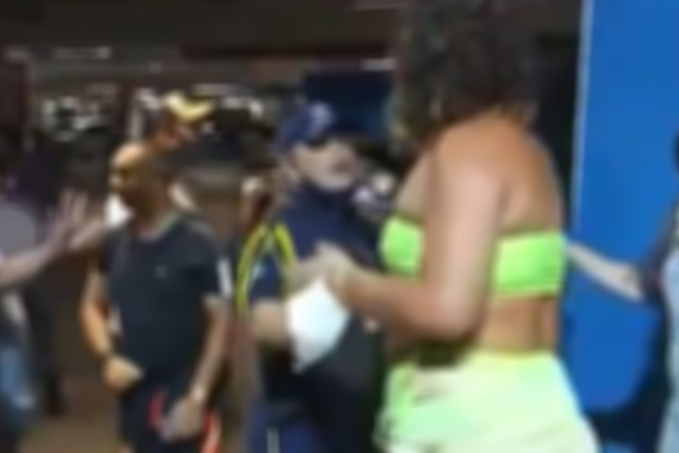 Homem apanha de travesti em estacionamento após não pagar programa - News Rondônia