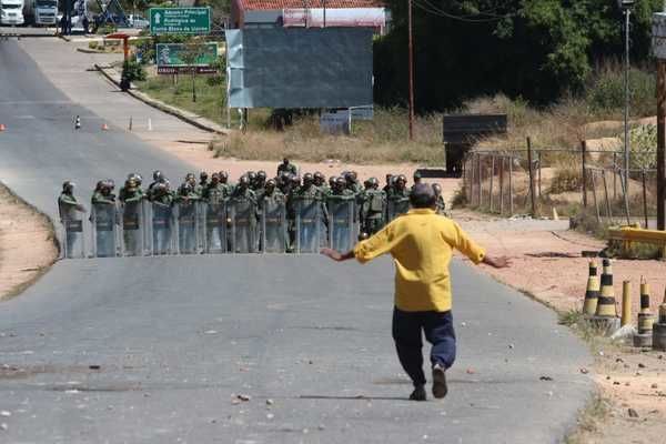 VENEZUELA: MAIS TRÊS MILITARES DESERTAM PARA O BRASIL - News Rondônia