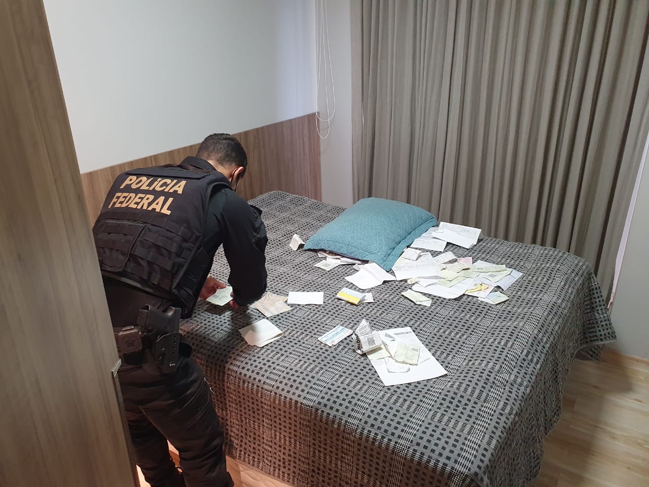 IDENTIFICADOS - PF prende jovens suspeitos de tráfico em raves e baladas na capital; Um deles foi candidato pelo PCdoB - News Rondônia