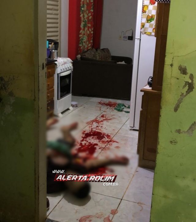 ROLIM DE MOURA  HOMEM É MORTO COM GOLPE DE FACA DESFERIDO PELA PRÓPRIA MULHER NO JARDIM DOS LAGOS - News Rondônia