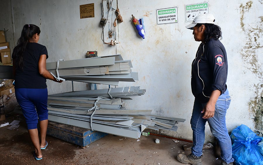 JUSTIÇA DO TRABALHO DOA 2,14 TONELADAS DE METAL À ASSOCIAÇÃO DE CATADORES - News Rondônia