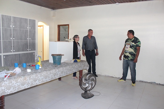 DEPUTADO ADELINO FOLLADOR ACOMPANHA REFORMA DO COLÉGIO TIRADENTES EM ARIQUEMES - News Rondônia