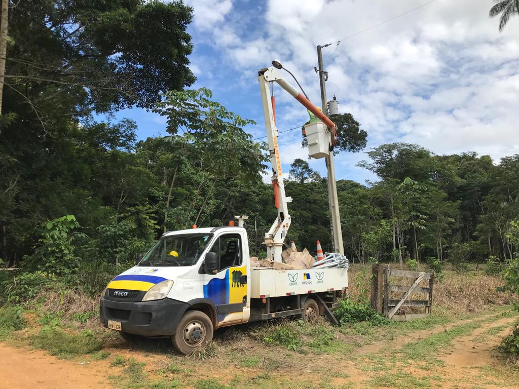 PREFEITURA LEVA ILUMINAÇÃO PARA A COMUNIDADE DO RAMAL ORIENTE - News Rondônia
