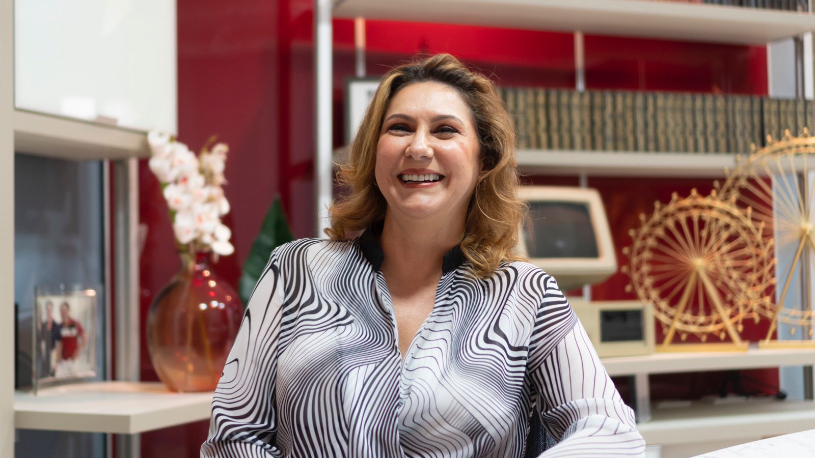 Durante entrevista na SICTV, candidata à presidência da OAB/RO, Zênia Cernov, afirma que a instituição pode ir mais longe - News Rondônia