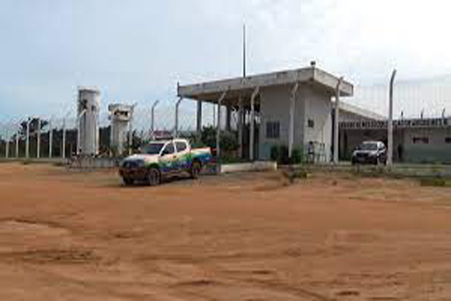 Detentos fogem do Centro de Ressocialização de Ariquemes, RO, durante banho de sol - News Rondônia