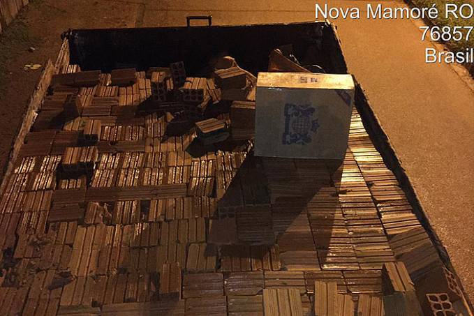 OPERAÇÃO HÓRUS: Polícia Militar apreende cem mil maços de cigarros contrabandeados - News Rondônia
