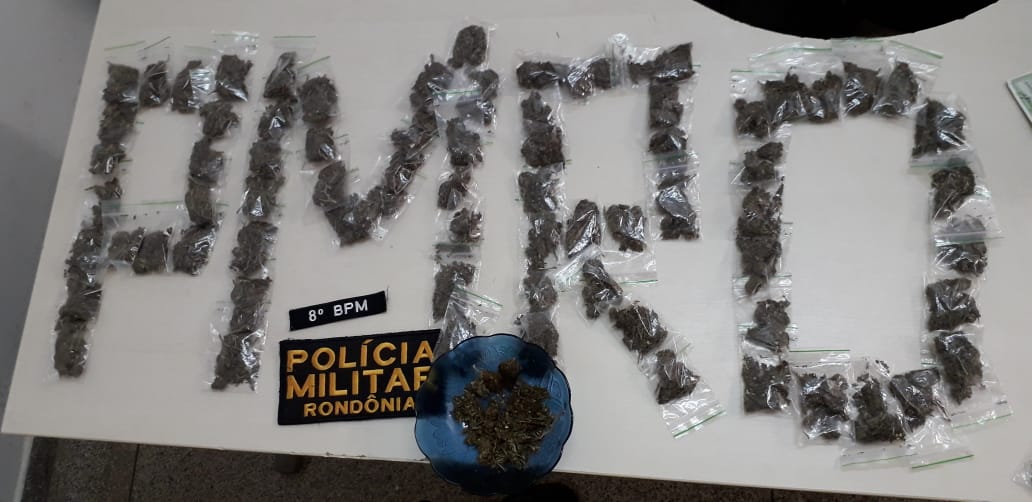 JARU: PM APRENDE 74 PAPELOTES DE MACONHA, ACUSADOS REVELAM QUE A DROGA FOI ADQUIRIDA PELO FACEBOOK - News Rondônia