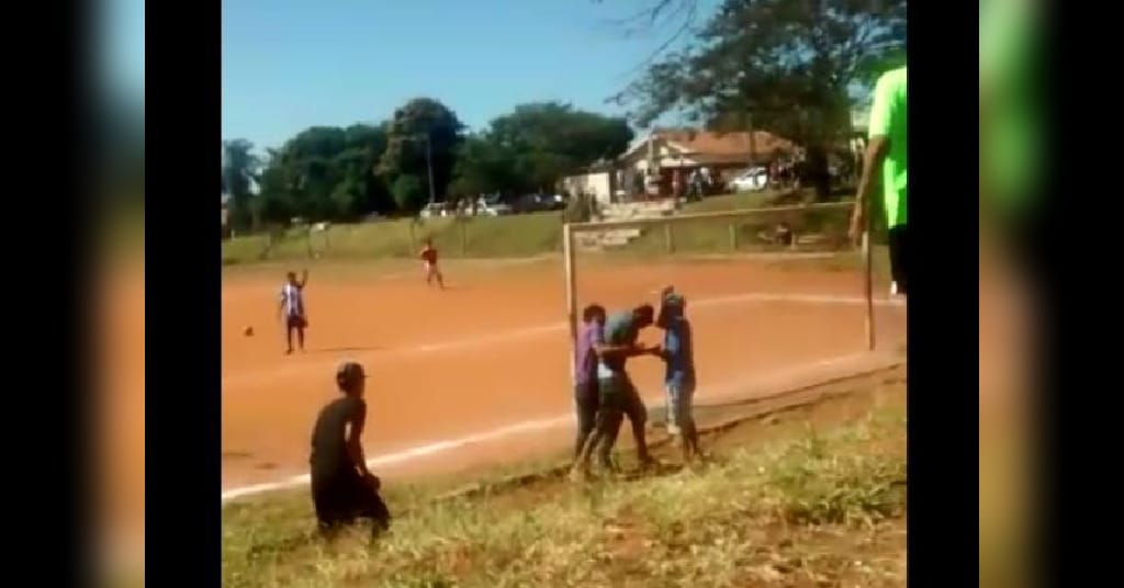 'PELADA' TERMINA COM MENOR SENDO ESFAQUEADO NO PESCOÇO E ROSTO - News Rondônia