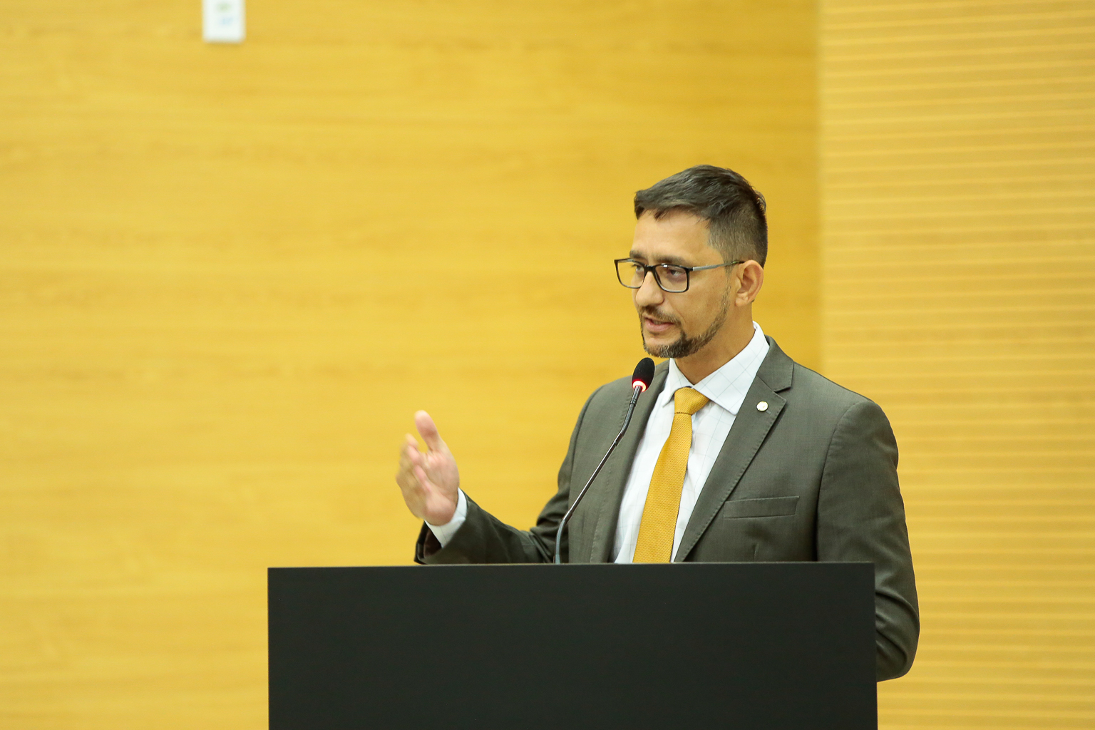 Deputado Anderson cobra providências quanto a recuperação da RO 490 entre RO 383 e o município de Alto Alegre dos Parecis e DER inicia serviço - News Rondônia